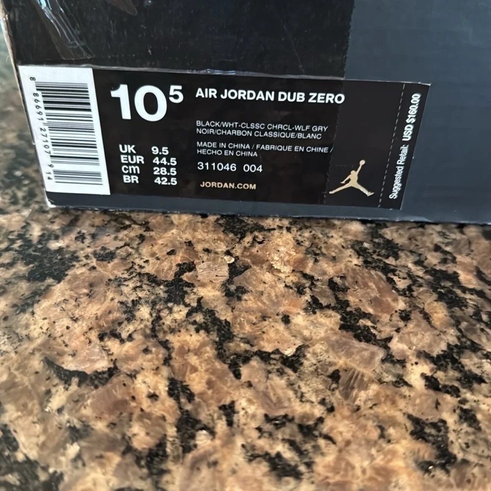 Nike Air Jordan 2 Retro Black and Red High-Top Sneakers EUC 10.5